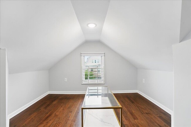 Foto del edificio - 104 Malone Ave