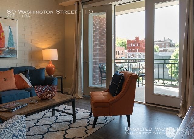 Foto del edificio - 80 Washington St #10