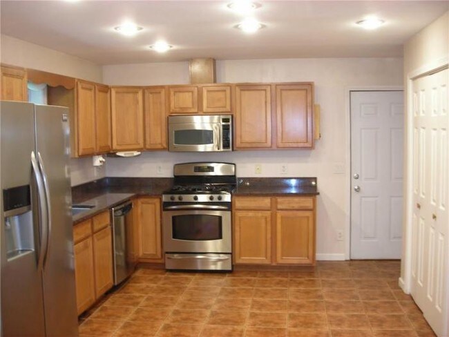Foto del edificio - 3 bedroom in Coventry RI 02816