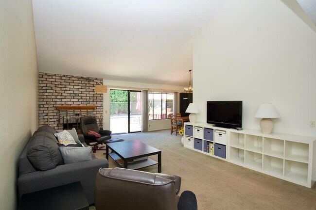 Foto del edificio - 17467 Mt Henry St