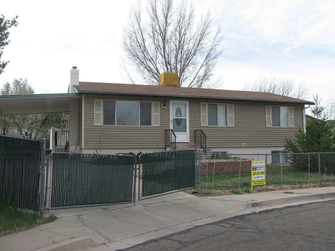 Primary Photo - 1762 N 230 W