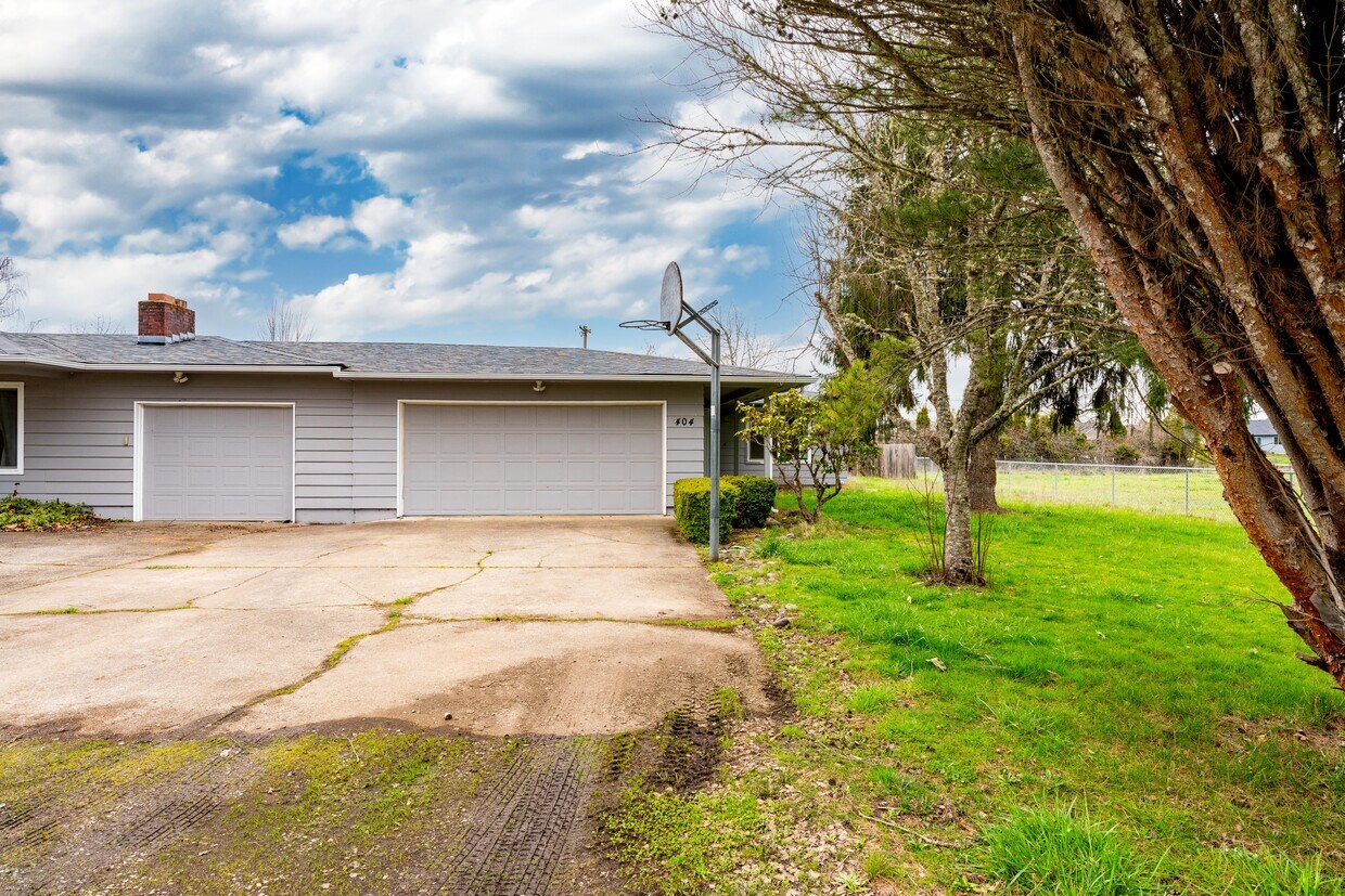 Foto principal - 404 Hillview Dr