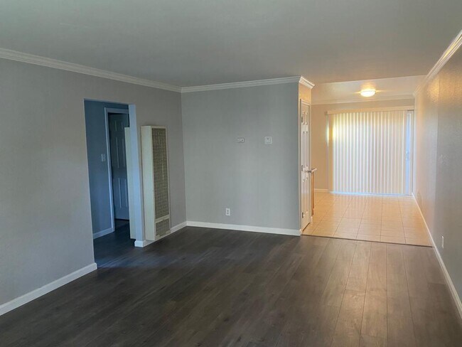 Foto del edificio - 2216 Spanos St