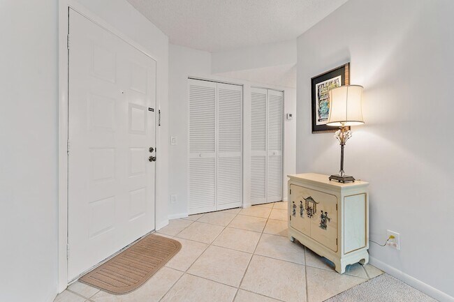 Building Photo - 1605 S US Hwy 1