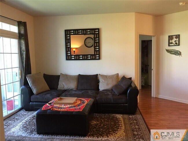 Foto del edificio - 3023 Edward Stec Blvd