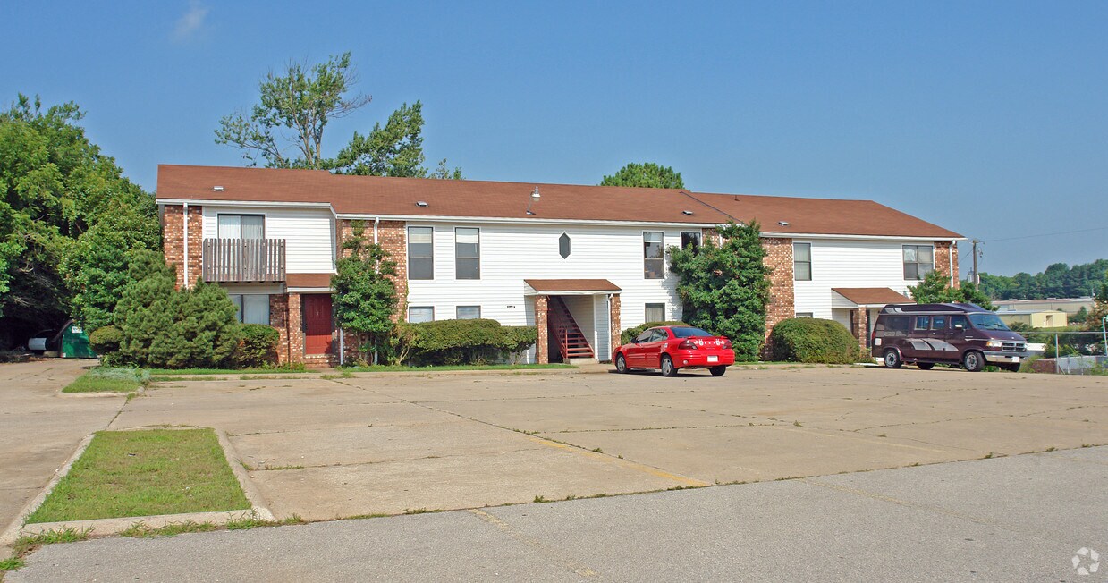 Primary Photo - 3208 S Thompson St