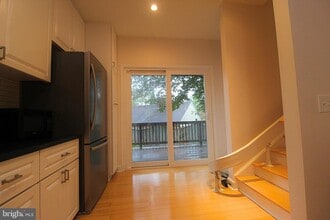 Building Photo - 4614 Roxbury Dr