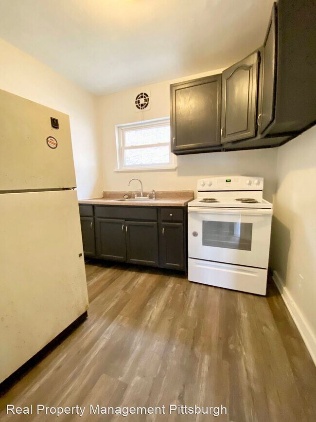 Building Photo - 2 br, 1 bath House - 1227 Stowe Ave. Apt. B