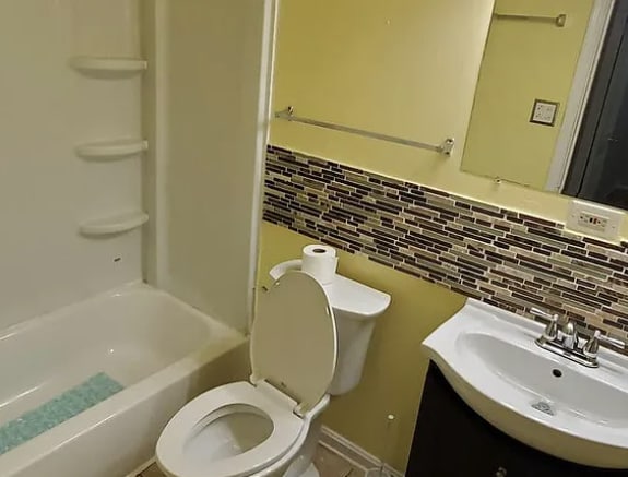 baño - 7503 Riverdale Rd, Apt 2027