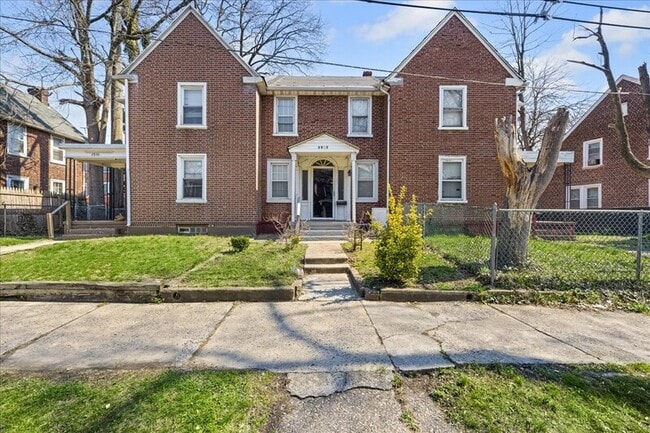 Photo - 2802 N Constitution Rd House