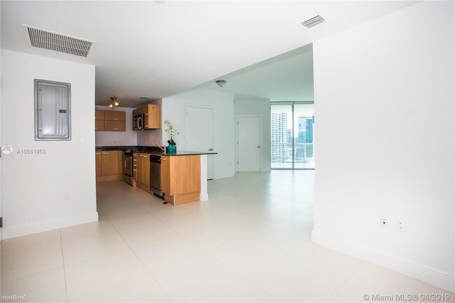 Building Photo - 2 br, 2 bath  - Wind Condounit