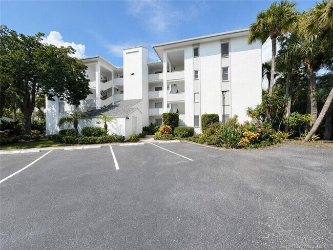 Foto del edificio - 390 NE Edgewater Dr