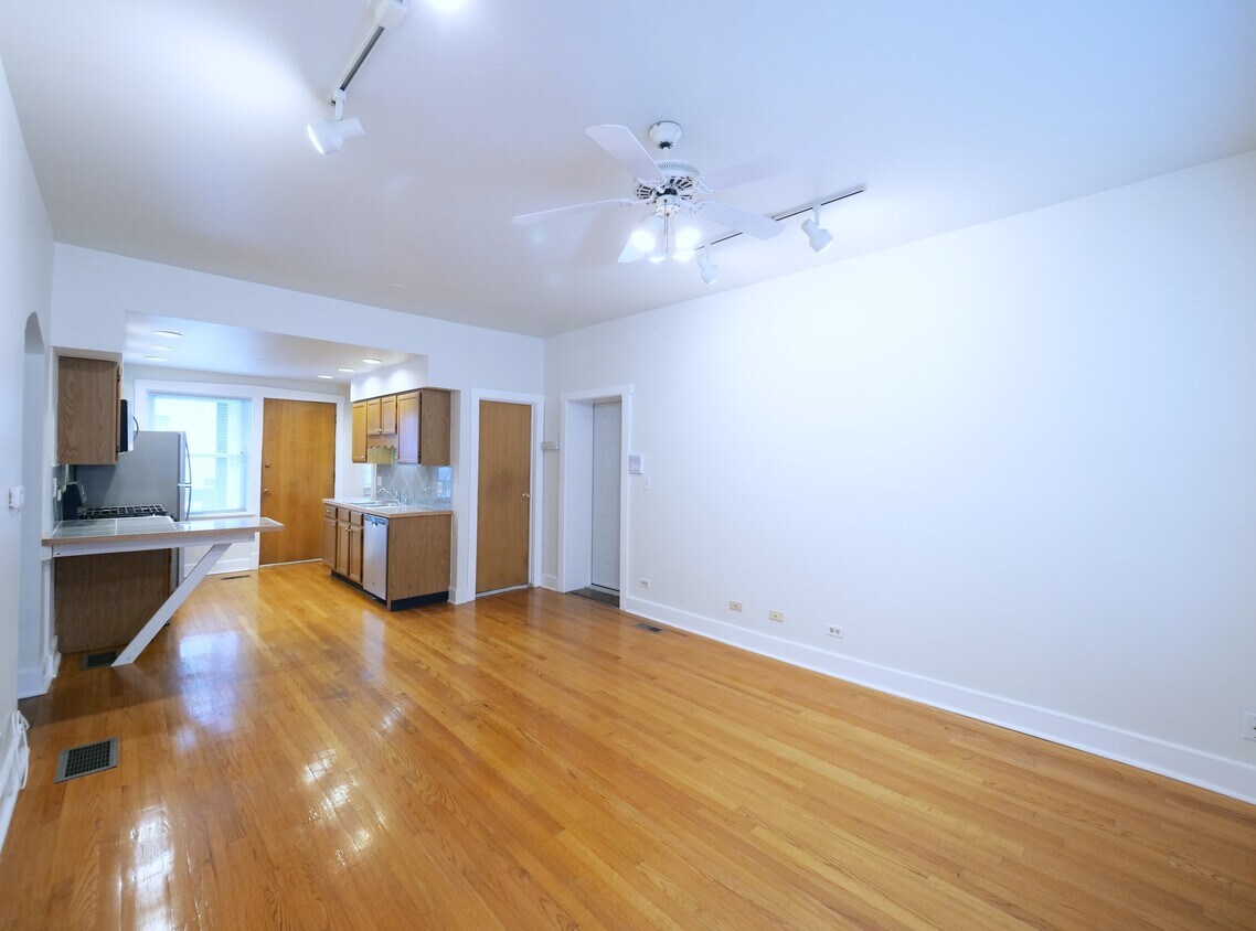 2239 W Barry Ave Unit 1, Chicago, IL 60618 2239 W Barry Ave Chicago