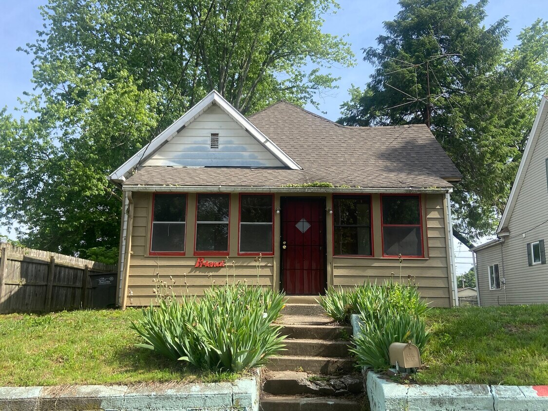 Primary Photo - 1203 Mc Kinley Ave