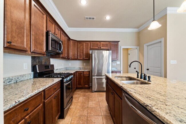Building Photo - 782 Serpentine Dr