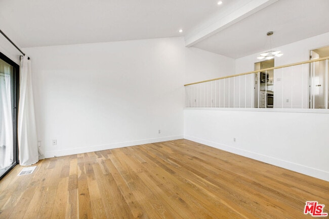 Foto del edificio - 13107 Mindanao Wy