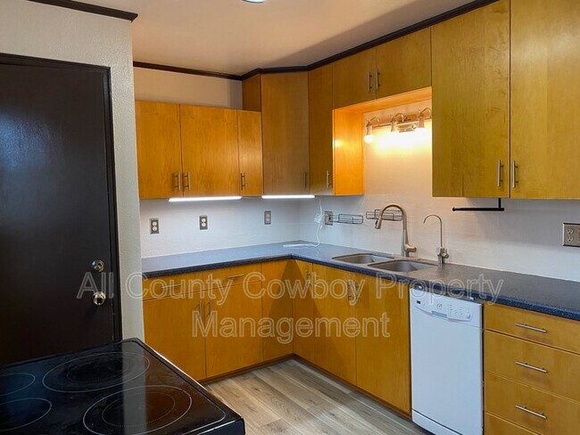 Foto del edificio - 365 N 6th St