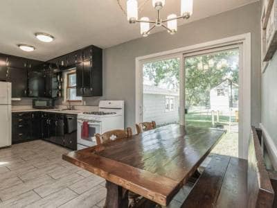 Building Photo - 617 Barr Dr