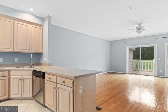 Building Photo - 7412 Tour Dr