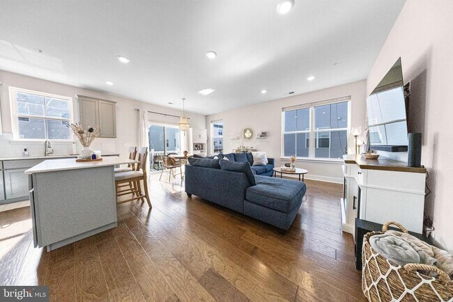 Foto del edificio - 973 Skylar Ct.