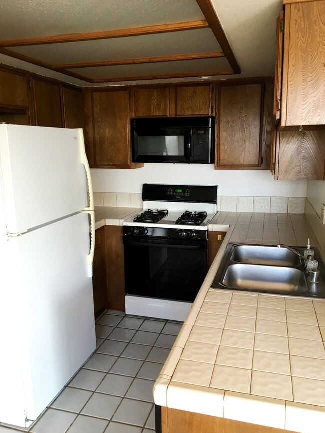 Building Photo - r287