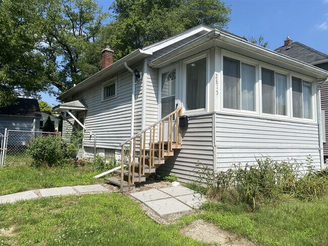 Foto del edificio - 1 br, 1 bath House - 2815 Grayson St