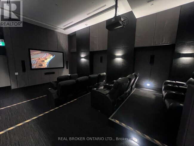 Building Photo - 15 Queens Quay E