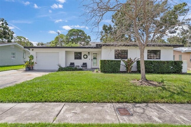 Building Photo - 4714 W Oakellar Ave