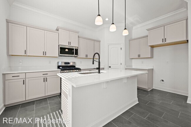 Foto del edificio - 4 br, 3 bath House - 38405 Parliament Dr