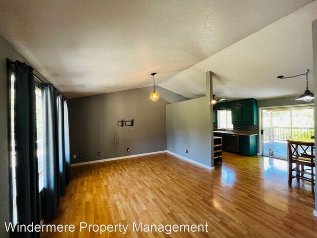 Building Photo - 3 br, 2 bath House - 5298 Erlands Point Rd NW