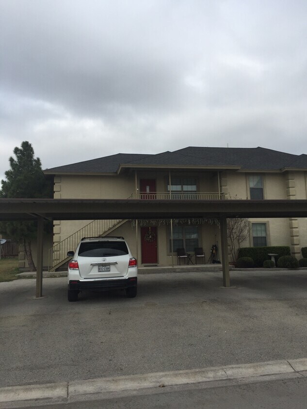Primary Photo - 121 Ramon Cardenas Dr