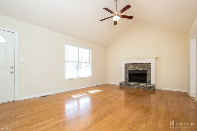 Building Photo - 1601 Larkwood Dr
