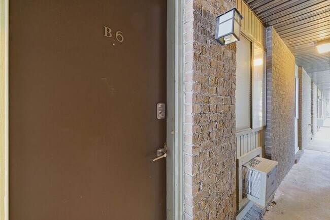 Foto del edificio - Hillsboro Village Modern 1BR - WALK TO VANDERBILT