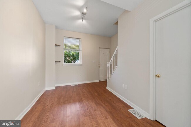 Foto del edificio - 3449 Hickory Ave