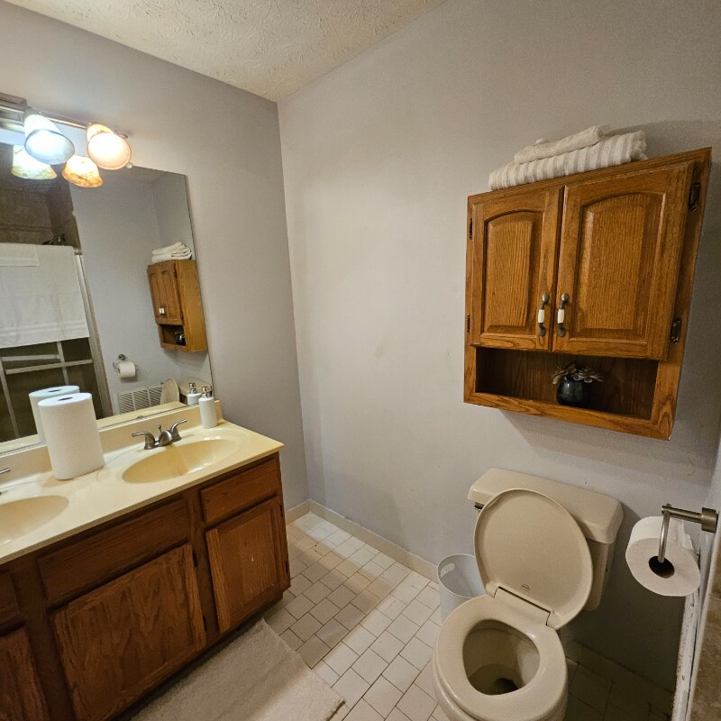 Foto principal - 2714 Burning Oak Dr