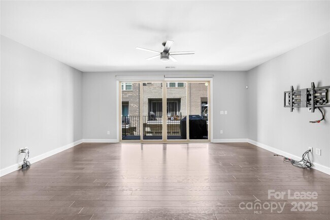 Foto del edificio - 1228 Madison Towns Ln