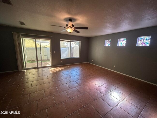 Foto del edificio - 16021 N 30th St