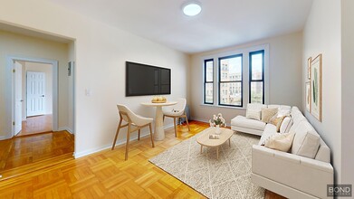 Building Photo - 620 W 171st St