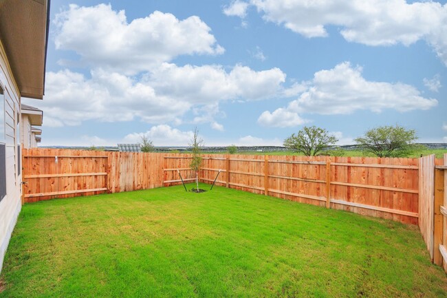 Building Photo - AVAILABLE NOW! GORGEOUS 3 BEDROOM DUPLEX L...