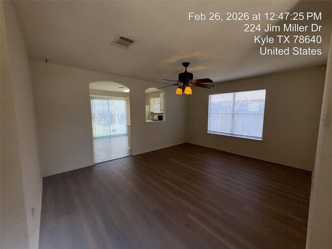 Foto del edificio - 224 Jim Miller Dr