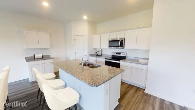 Building Photo - 4 br, 2 bath House - 121 Enforcer Loop