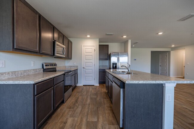 Foto del edificio - Beautiful 4-bedroom, 2-bath in a Foley neighborhood!