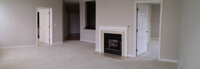 Foto del edificio - 2700 Bellforest Ct