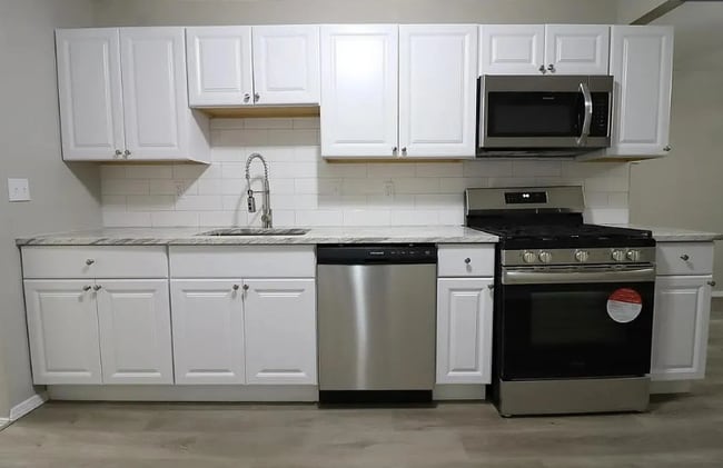 Foto del edificio - 5202 N Rockwell Ave