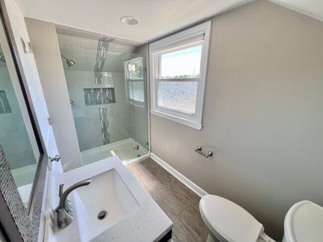 Foto del edificio - Fully Renovated 3-Bedroom 3-Bathroom Gem in Cincinnati!