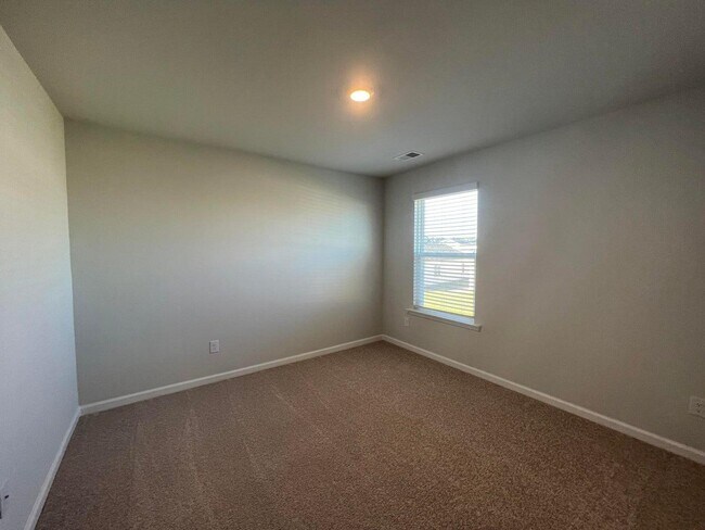 Building Photo - 309 Black Birch Dr