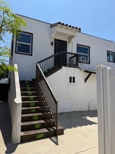 Building Photo - 2534 Cedar Ave