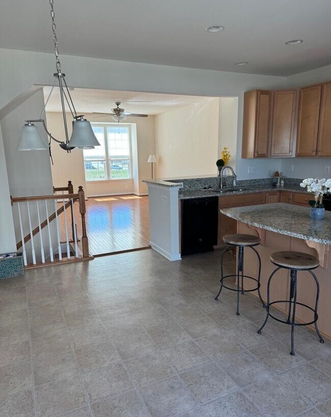 Foto del edificio - Great Location for This Newer Townhome