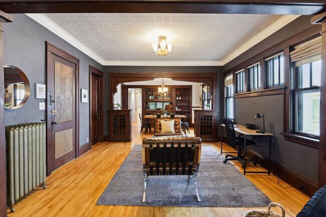 Foto del edificio - 3006 W 44th St