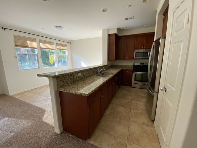 Building Photo - 4 Bedroom House in La Costa Greens Community